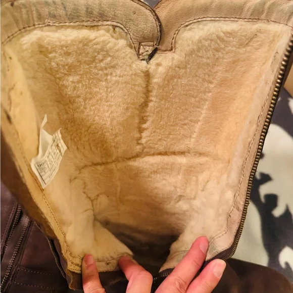 Uggs Boots size 7 - Picture 6 of 14